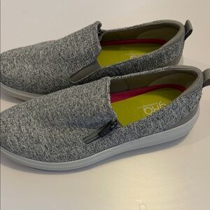 Ryka Ally Slip-On Heathered Gray Sneakers Sz 9.  NWOB. Tub4